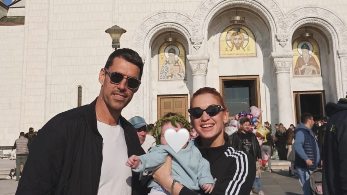 Anja Mit sa mužem i sinom