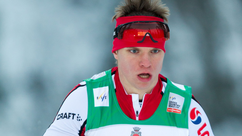 Maciej Staręga z 20. rezultatem awansował do ćwierćfinału sprintu techniką dowolną w zawodach Pucharu Świata w biegach narciarskich w estońskiej miejscowości Otepaeae. Najszybszy był Norweg Johannes Hoesflot Kalebo, do którego Polak stracił 7,53 s.