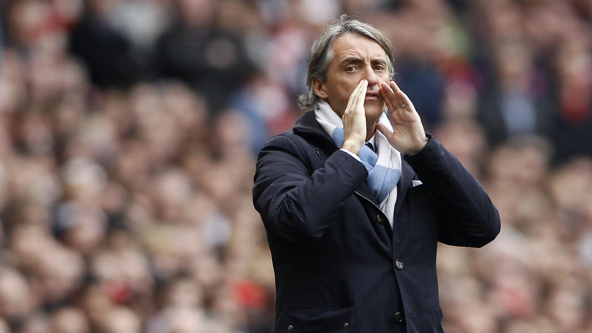 Trener Manchesteru City Roberto Mancini twierdzi, że podchodzi do najbliższych derbów z dużym spokojem. - Czego mamy się bać - pyta retorycznie Włoch. W poniedziałek Manchester City podejmie Manchester United.