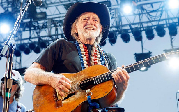 Dwa miesiące po 86. urodzinach Willie Nelson wydał swój 69. album