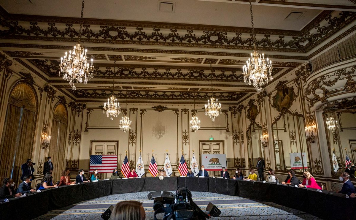 Wiceprezydent USA Kamala Harris dyskutuje o ochronie zdrowia reprodukcyjnego