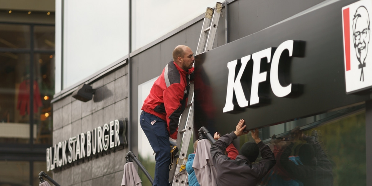Na razie działalność KFC w Rosji była zawieszona, wkrótce jednak sieć najpewniej całkowicie zniknie z rynku