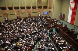 Sejm za wydłużeniem do końca 2027 r. ochrony taryfowej na gaz
