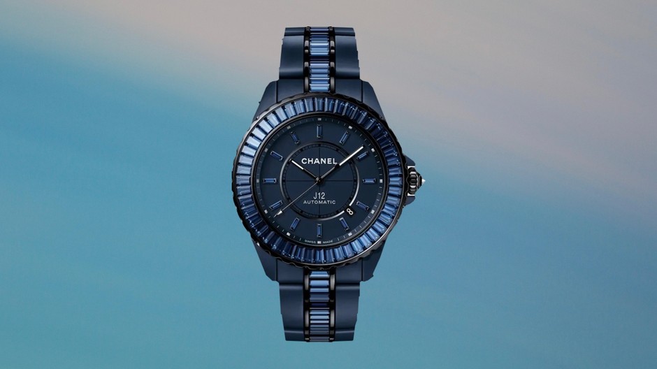 Chanelov J12 model u plavoj boji