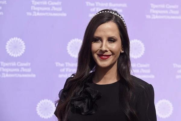 Tamara Vučić pokazala KAKO JE UKRASILA BAŠTU - SIN VUKAN JOJ POMAŽE: "Iskreno, ja nisam neko ko se razume u CVEĆE, ali videćemo kako će ovaj eksperiment da uspe"