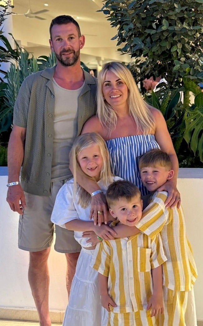 Ryan s manželkou Kimi a deťmi.