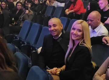Pevač nakon 11 godina braka PREVARIO SUPRUGU, ljubav s 21 godinu MLAĐOM Andreom mu potpuno promenila život: "NE KAJEM SE"