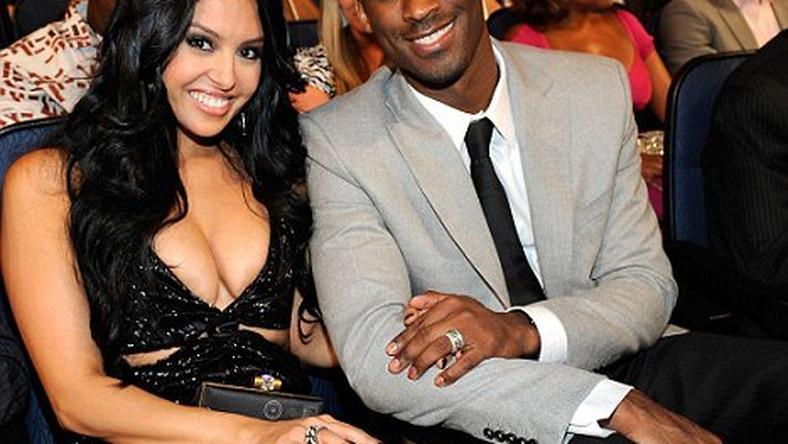 Kobe Bryant Former NBA player and wife, Vanessa mark 15th