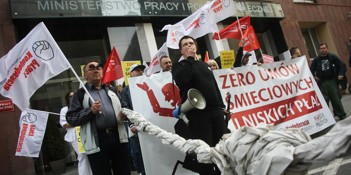 Protest Prekariatu, czyli osób zatrudnionych na niskopłatnych umowach i tzw. umowach śmieciowych (Warszawa 16.05.2015)