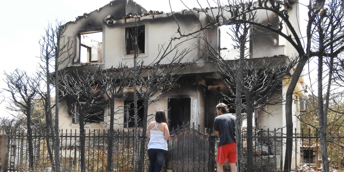 Grecja budzi się po tragedii