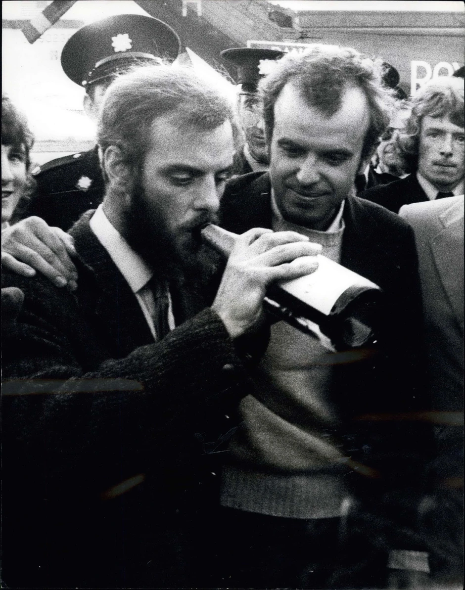 Rodžer Malinson i Rodžer Čepmen slave izvlačenje na površinu 3. septembra 1973.