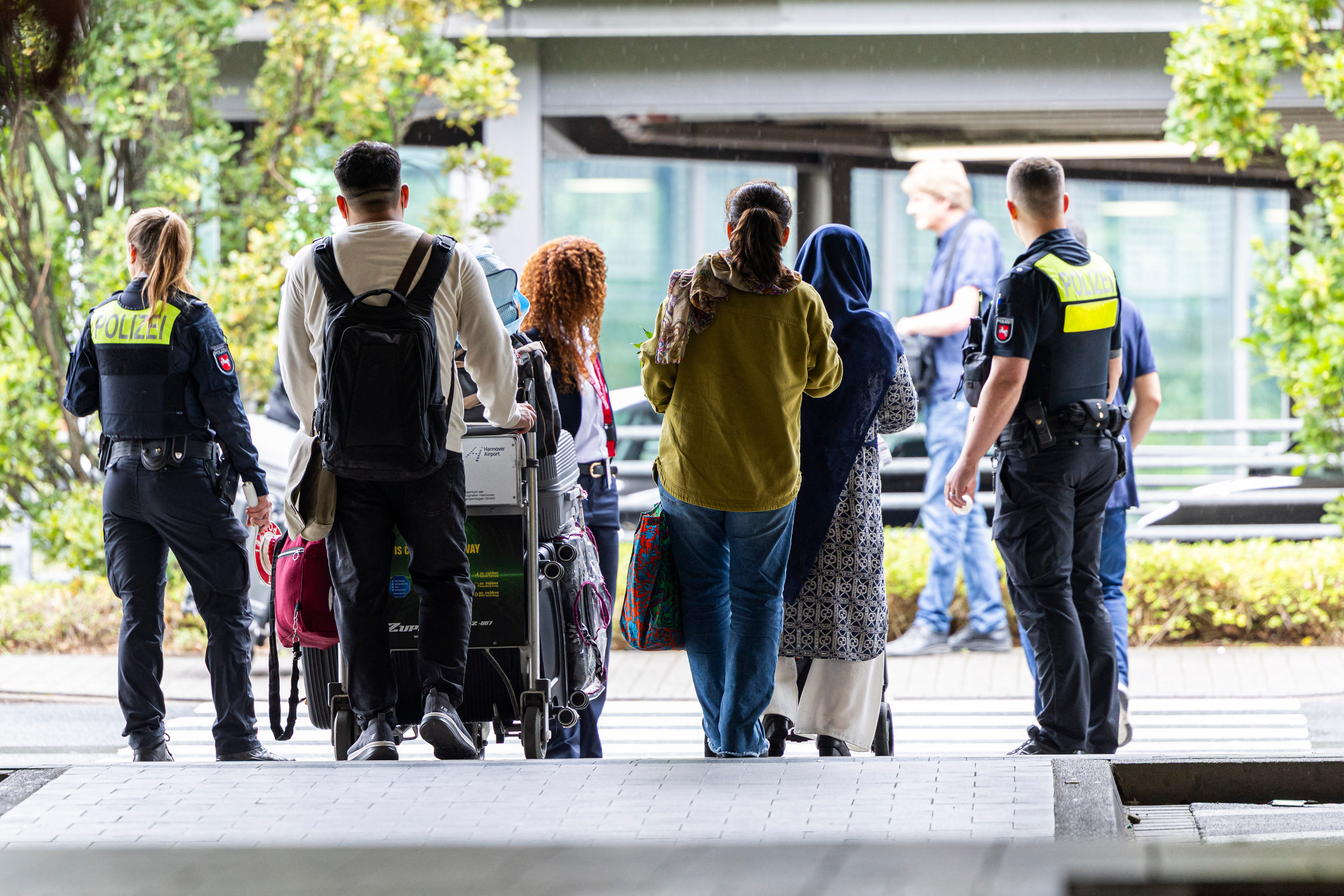 Deutschland widerruft Zusagen für über 600 Afghanen: Abschiebung zu Taliban droht