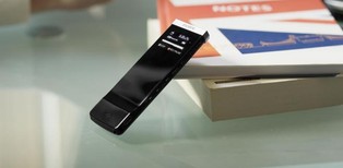 Smukły dyktafon firmy Sony - zaledwie 6,4 mm grubości