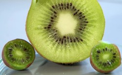 Minikiwi z Polski. Jakie ma właściwości zdrowotne?