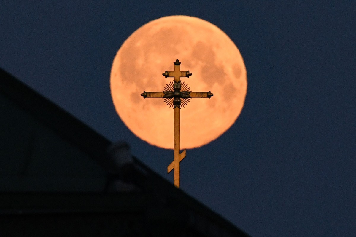 The full moon is coming. According to her, an important date is set