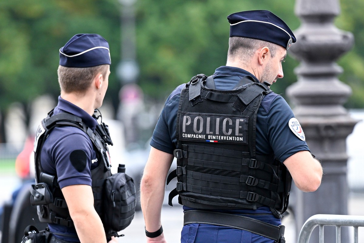 Kradzież klejnotów w Luwrze. Policja zatrzymała dwóch mężczyzn