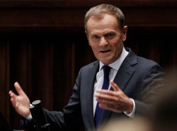 Tusk: Smoleńsk to nie paliwo dla sekty politycznej