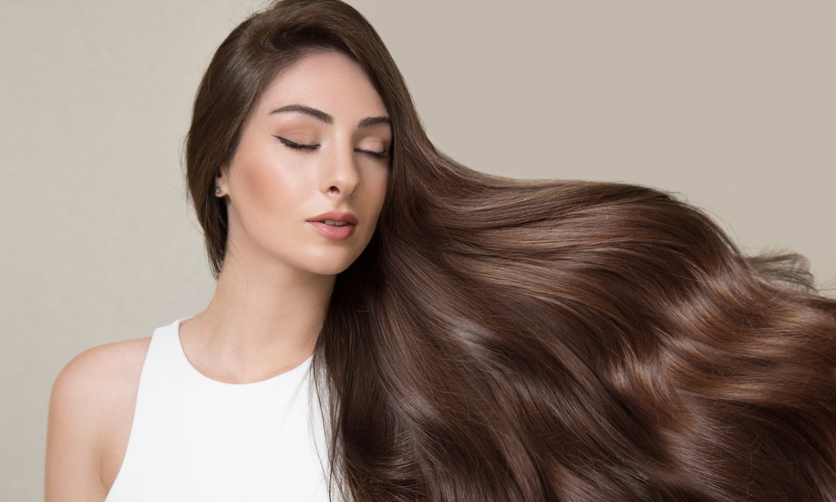 Te trzy kosmetyki dają bajeczną objętość włosów. "Koleżanki pytają, czy mam doczepy!"