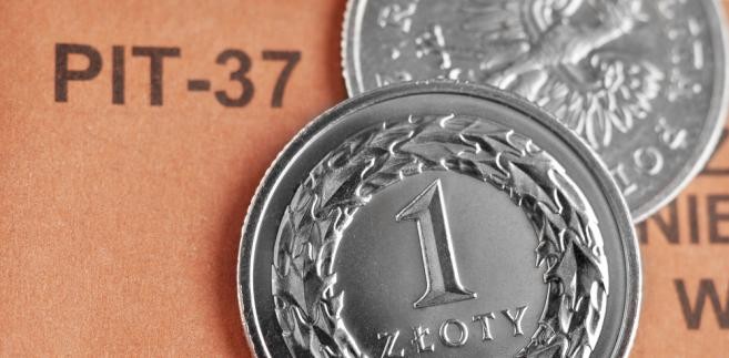 <strong>Fiskus wypełni PIT za podatnika</strong>
<br><br>
Podatnicy będą mogli zapoznać się ze swoim zeznaniem po zalogowaniu na własne konto na specjalnym portalu. Jeżeli uznają, że wszystko jest w porządku, to używając ikonki „wyślij”, prześlą PIT-37 do urzędu skarbowego i automatycznie uzyskają poświadczenie odbioru.
<br><br>
<a title=