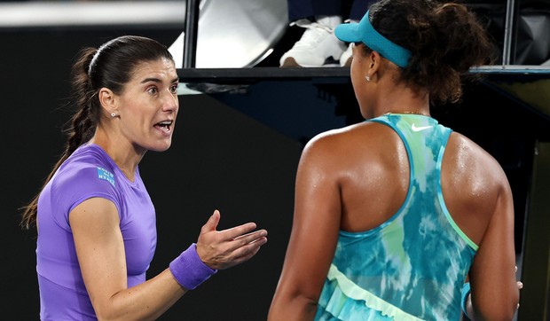 Sorana Kristea (levo) odigrala je poslednji meč u karijeri na Australijan openu jer je najavila povlačenje iz tenisa | Foto: Getty Images