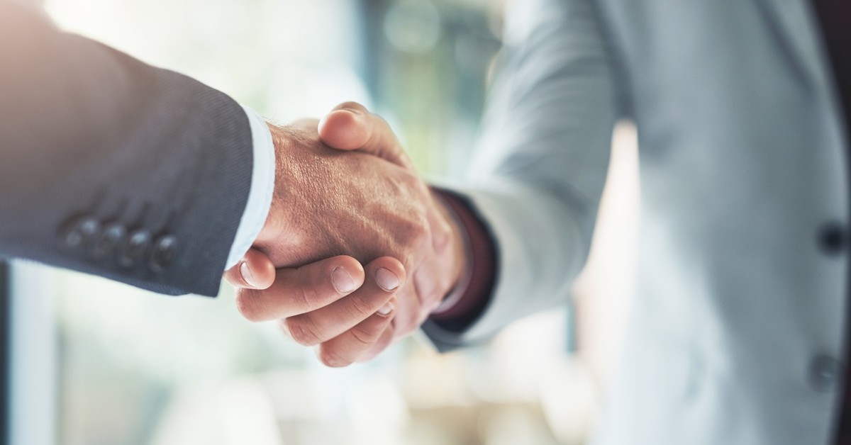 Coraz mniej umów o dzieło w Polsce. Najczęściej zarabiają tak osoby w wieku 30-39 lat