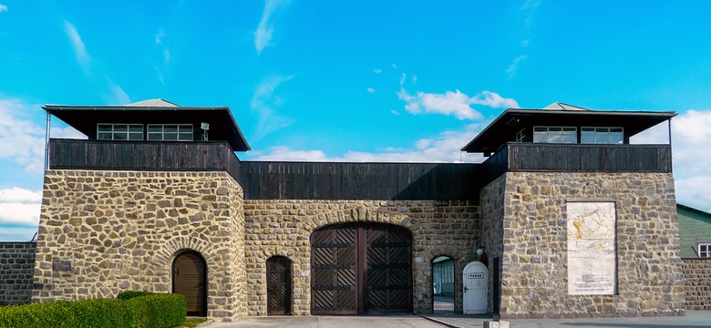 Działacz AfD odwiedził były obóz w Mauthausen. Porównał szczepionki do cyklonu B