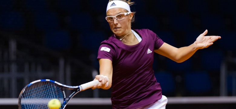 Pechowa kontuzja Kirsten Flipkens. Wpadła na tablicę reklamową