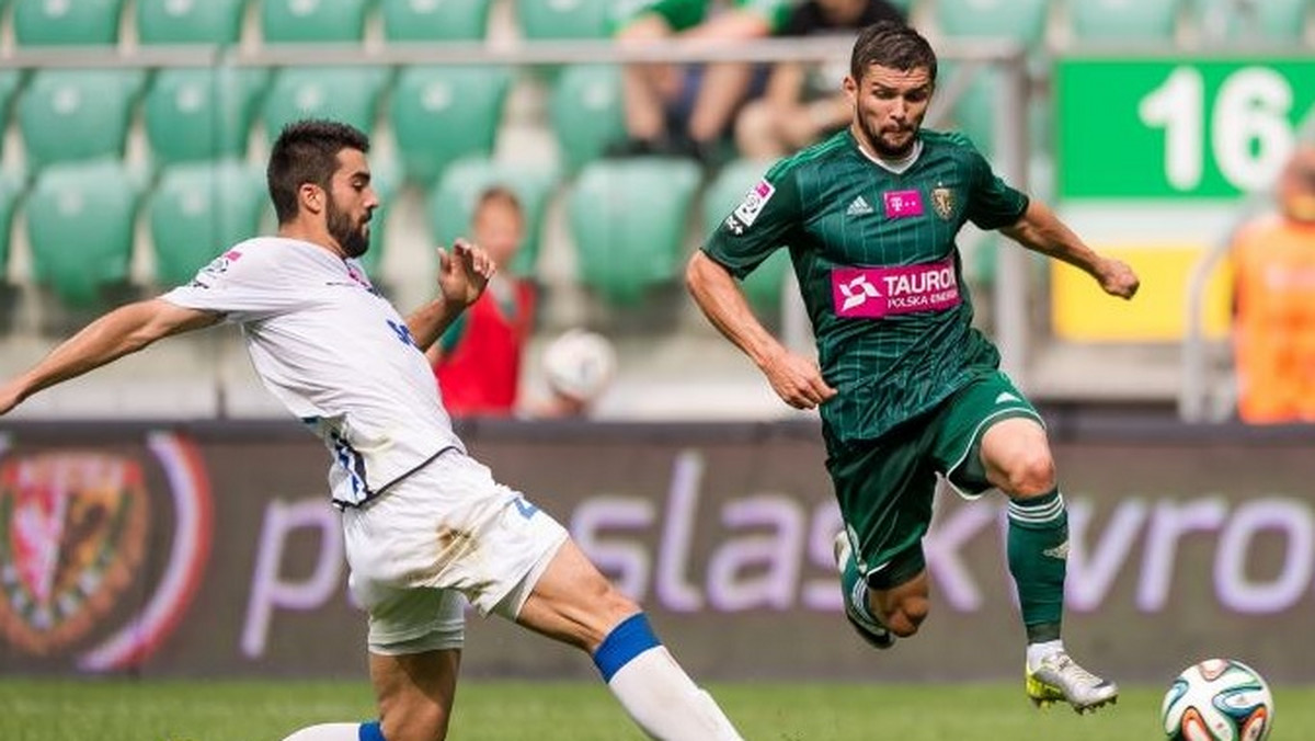 Mateusz Machaj, strzelec wyrównującego gola dla Śląska w ostatnim ligowym meczu z Lechem Poznań (1:1), przedłużył o rok kontrakt z wrocławskim klubem. Niedzielne trafienie było jego pierwszym dla WKS w ekstraklasie. 25-letni napastnik trafił do Śląska w lutym z Lechii Gdańsk, a jego poprzednia umowa obowiązywać miała do grudnia.