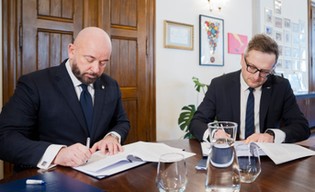 Jest umowa z PKP! Wiadukt nad Bardzką i stacja na Maślicach coraz bliżej!