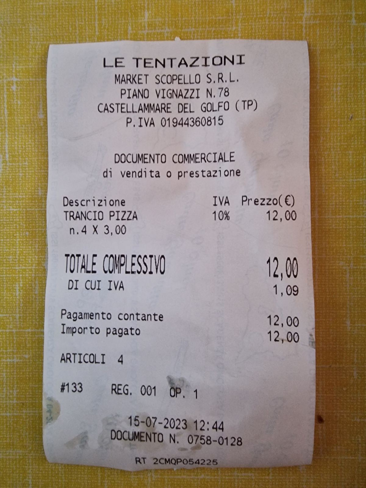 František s rodinou si pochutnali na talianskej pizze.