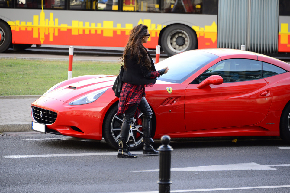 Monika Pietrasińska jeździ Ferrari California