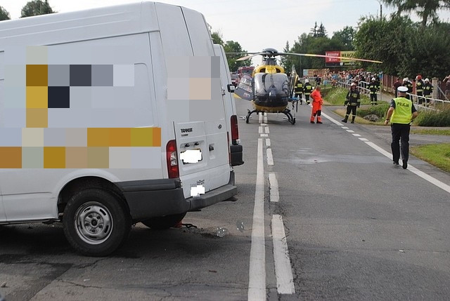 Pasażera zabrał śmigłowiec Lotniczego Pogotowia Ratunkowego