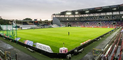 Wojewoda wydał decyzję. Śląskie stadiony częściowo otwarte dla kibiców