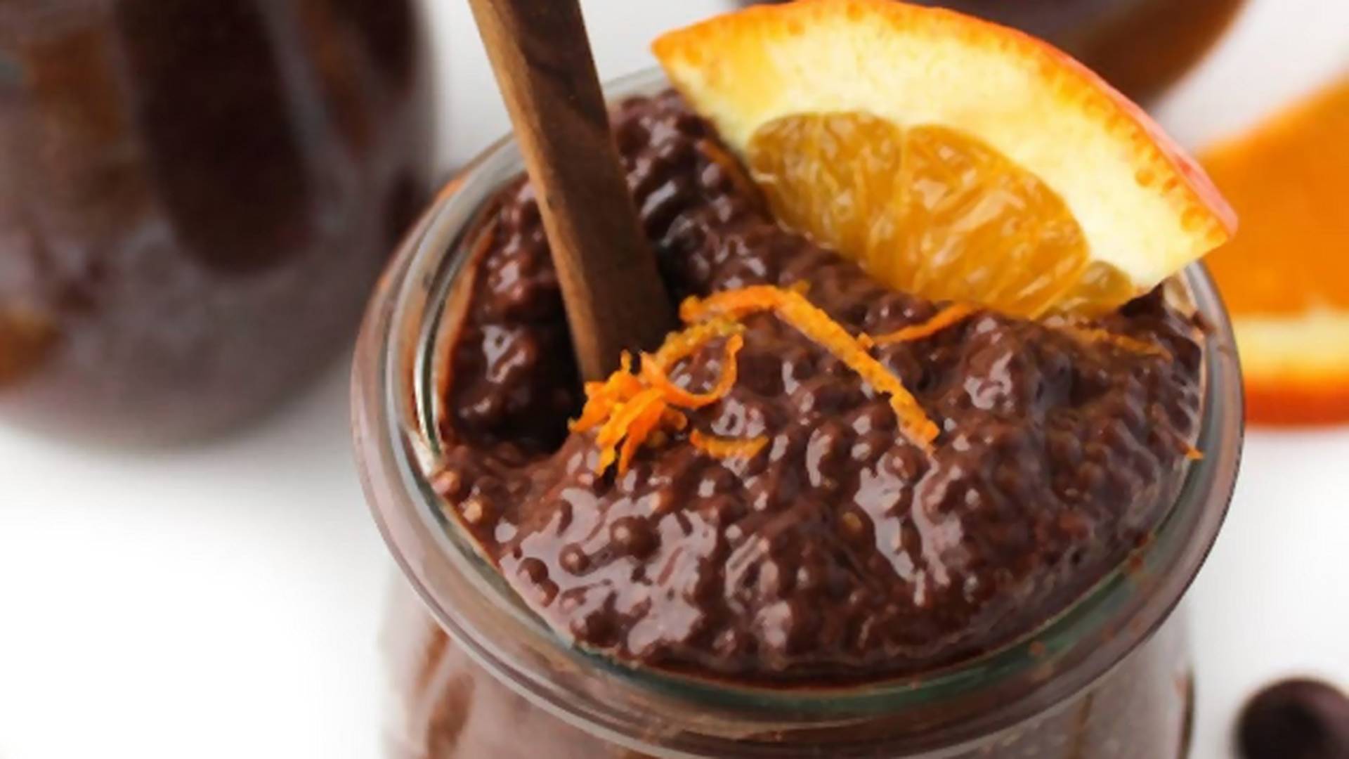 Przepisy na najlepsze puddingi - z chia, z tapioki, z kaszy jaglanej, z czekoladą i więcej. Spróbuj się oprzeć!