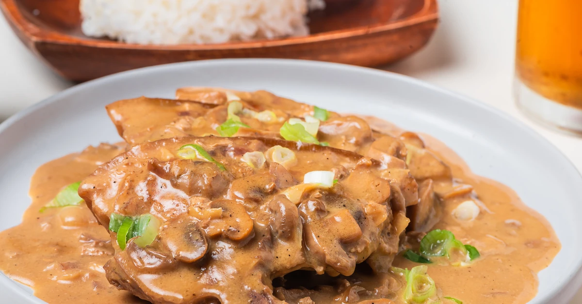 Pyszny obiad na czwartek. Podajemy przepis, Ty gotujesz. Kruchy schab z grzybami