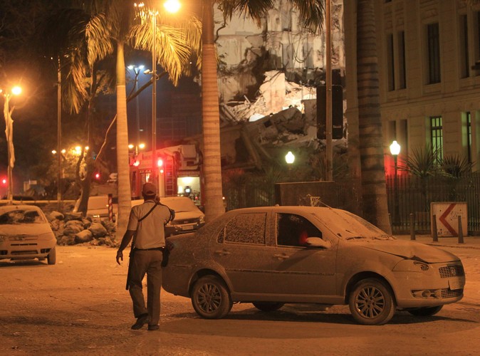 Wybuch była tak silny, że odczuli go mieszkańcy całej dzielnicy, która jest wyjątkowo ruchliwa w dzień, ale opustoszała w nocy. Gmach znajduje się przy placu Cinelandia, niedaleko Teatru Narodowego, w historycznym centrum Rio