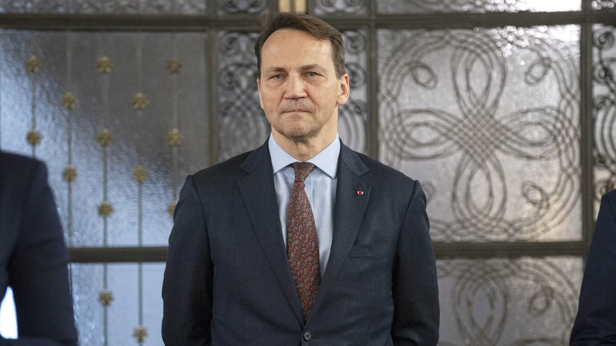 Afganistan: Radosław Sikorski był korespondentem na wojnie z ZSRR. Uczestniczył w bitwie - Vimarsana News