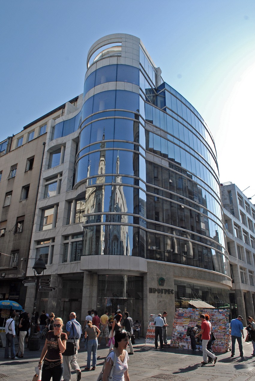 U vlasništvu republike će se naći i vredne nekretnine, kao što je zgrada od 7.000 kvadrata u Knez Mihailovoj