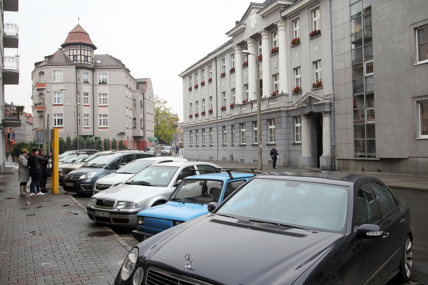 Rybnik: urzędnicy płacą mniej za parkingi