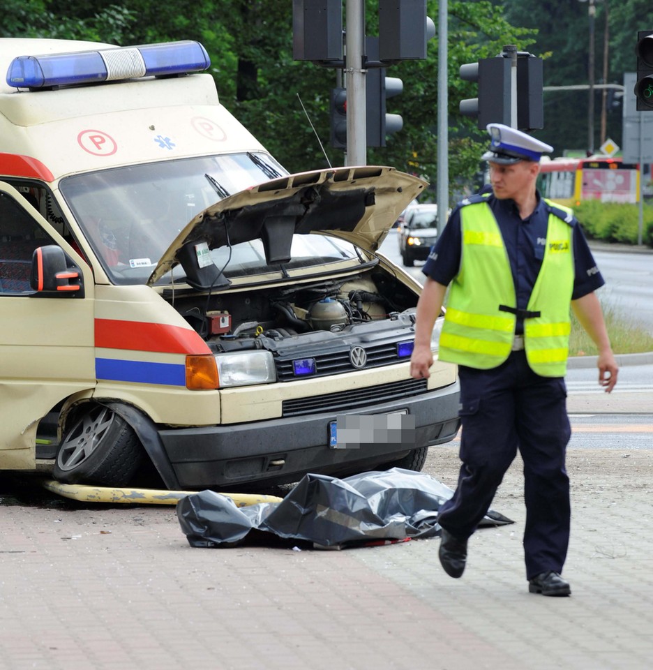 WROCŁAW WYPADEK KARETKI POGOTOWIA