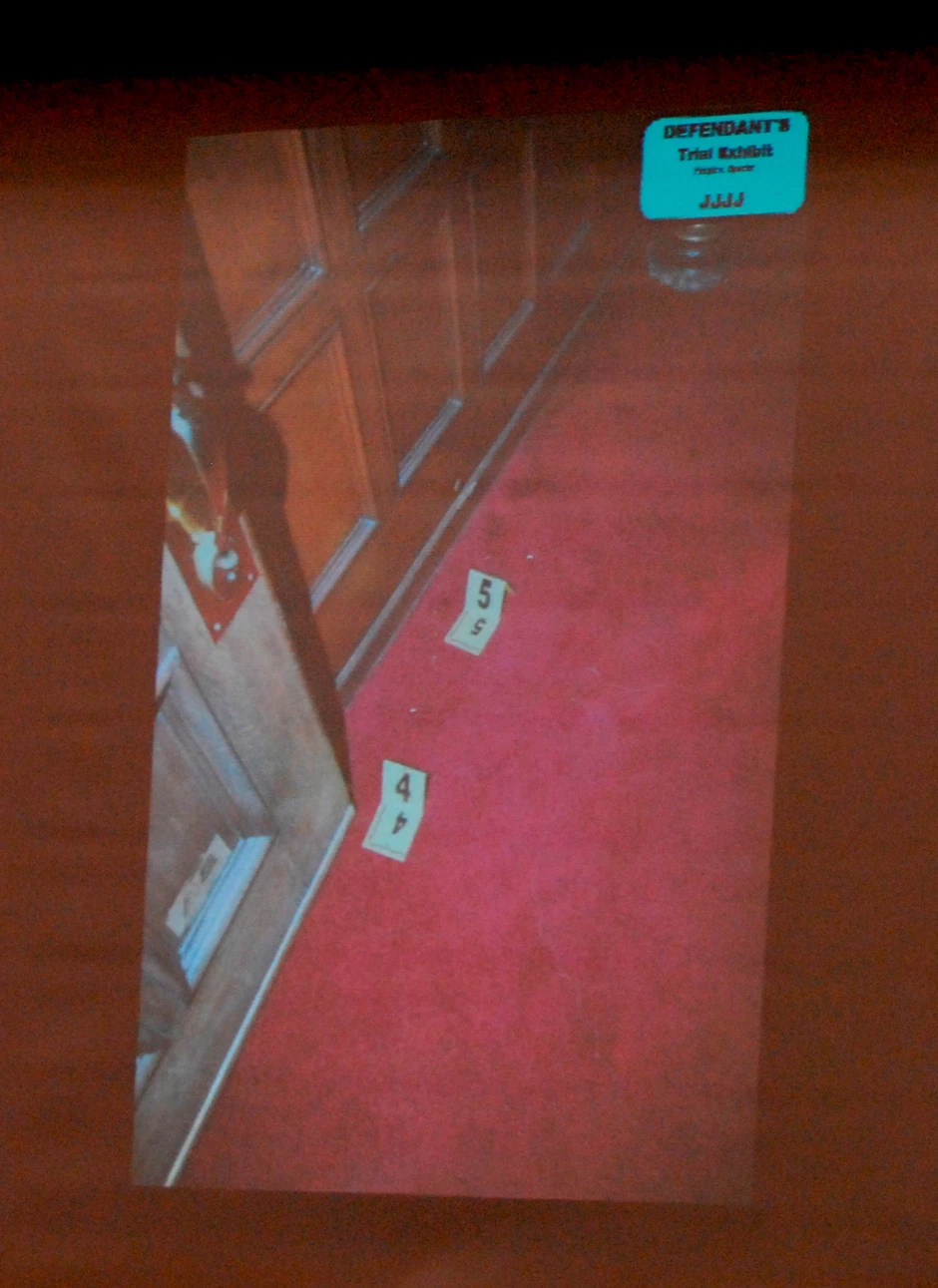 Dokazi sa mesta zločina izneti na suđenju Filu Spektoru 2007.