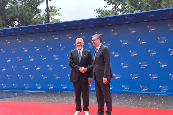 "TO NIJE USTUPAK BEOGRADU, OBE STRANE DOBIJAJU" Poznati nemački list o predlogu Vučića i Rame za EU: "Evropa je pred strateškom odlukom"