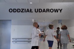 "Jesteśmy w stanie przyjąć każdego pacjenta po udarze". Nowoczesny oddział już po remoncie