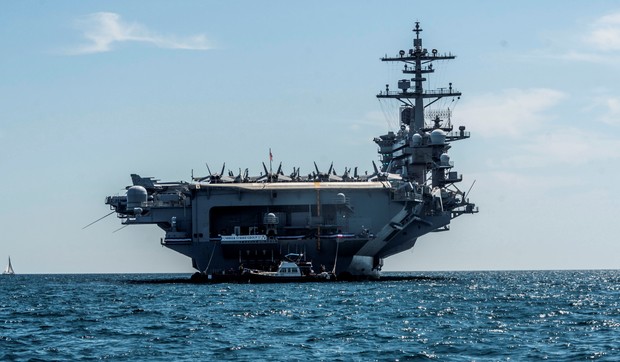 Američki nosač aviona USS Abraham Linkoln