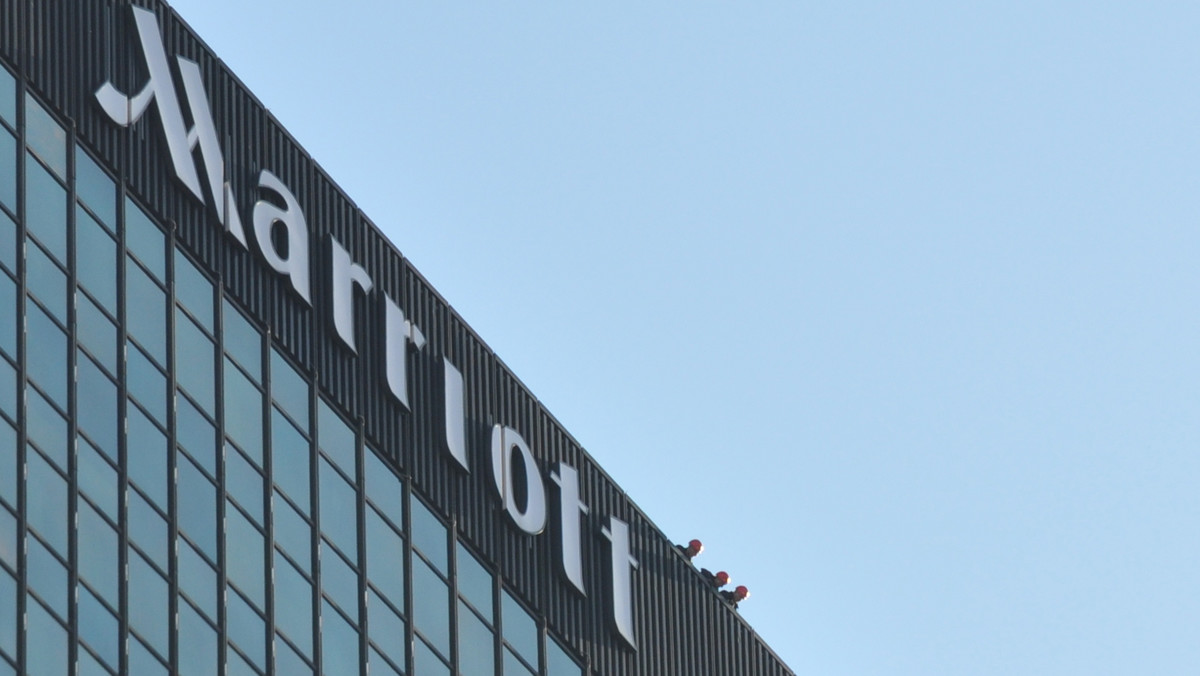 WARSZAWA CZŁOWIEK PAJĄK MARRIOT