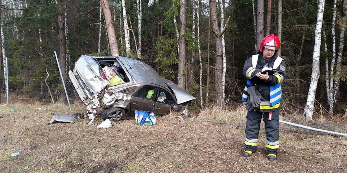 Opel wypadł z autostrady A4