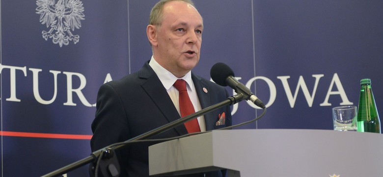 Dwie połowy dwóch różnych ciał... Prokurator Pasionek wylicza błędy w pochówkach ofiar smoleńskich