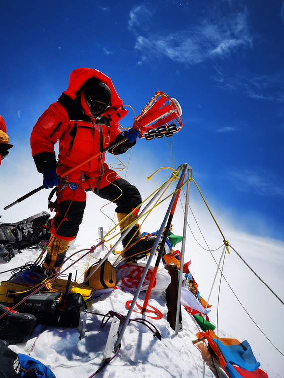 Jeden ze zdobywców na szczycie Mount Everest