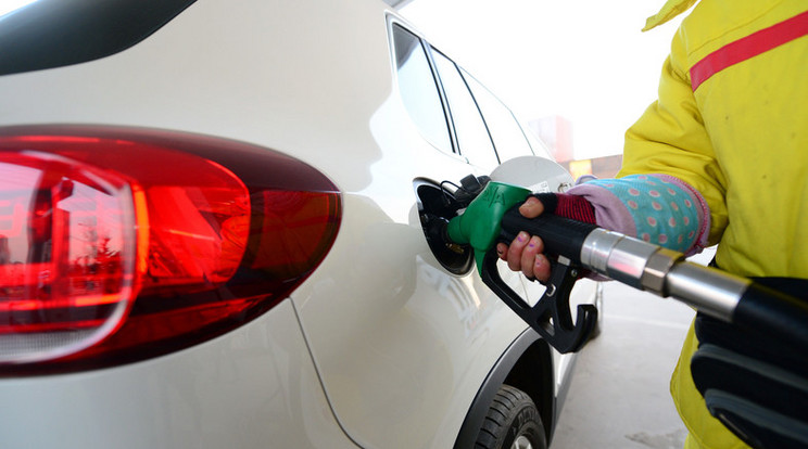 Emelkedett az üzemanyagok ára/Fotó: Northfoto