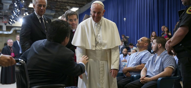 Papież przeprasza ofiary pedofilii. Franciszek: Bóg nad tym płacze